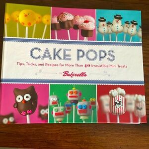 CAKE POPS by Bakerella